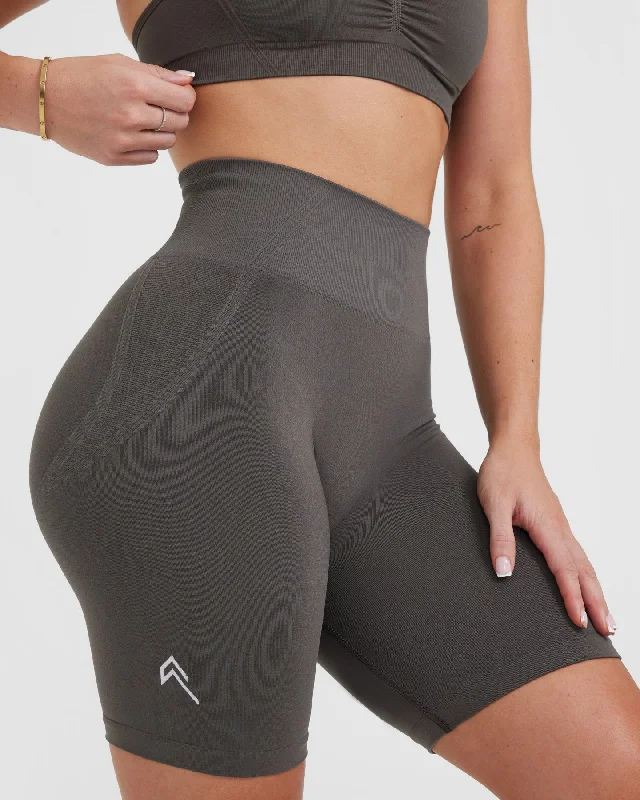 Effortless Seamless Cycling Shorts | Deep Taupe