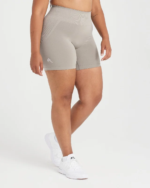 Effortless Seamless Shorts | Warm Sand