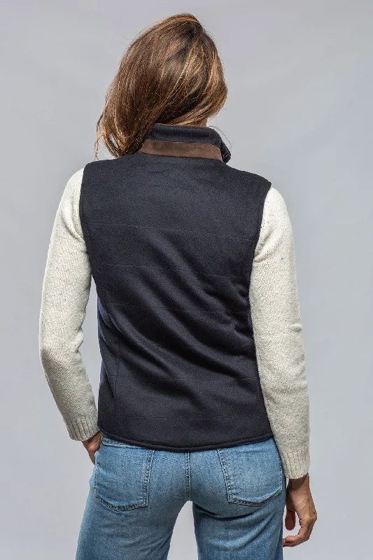 Simi Vest In Navy