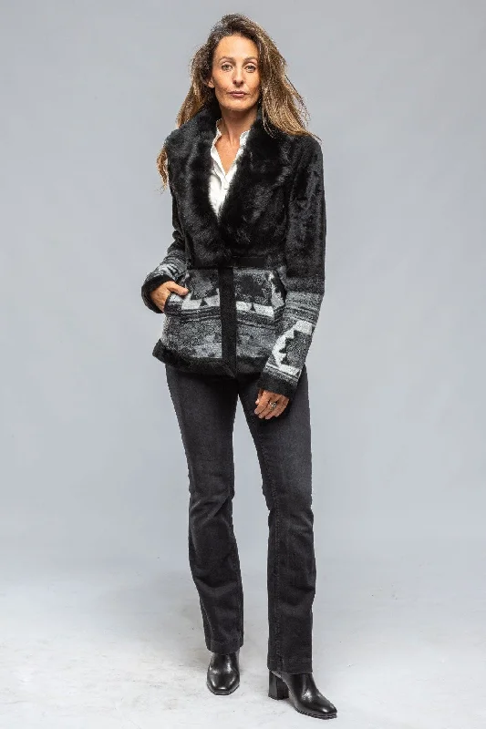 Wauneka Short Shearling &amp; Knit Combo Coat In Black