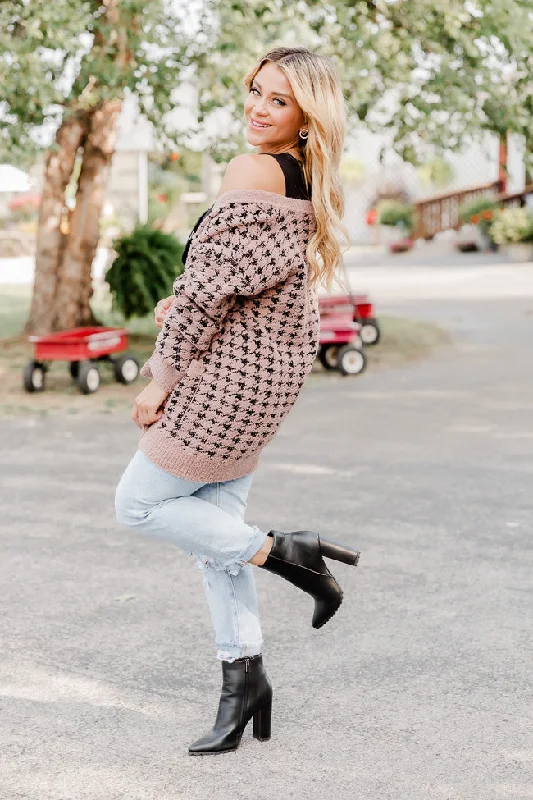 brown-and-black-fuzzy-houndstooth-cardigan