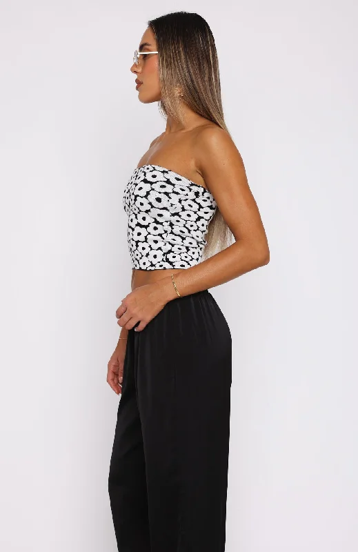 lucky-clover-strapless-knit-top-ebony-and-ivory