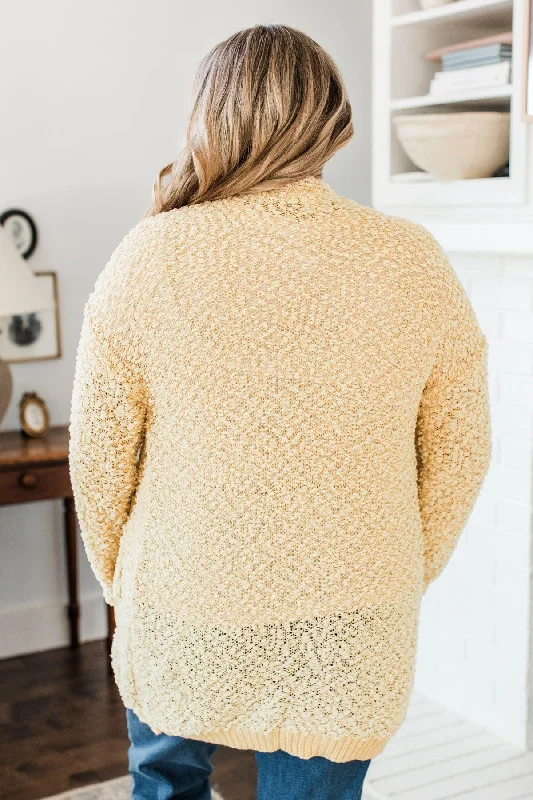 movie-date-popcorn-knit-cardigan-pale-yellow