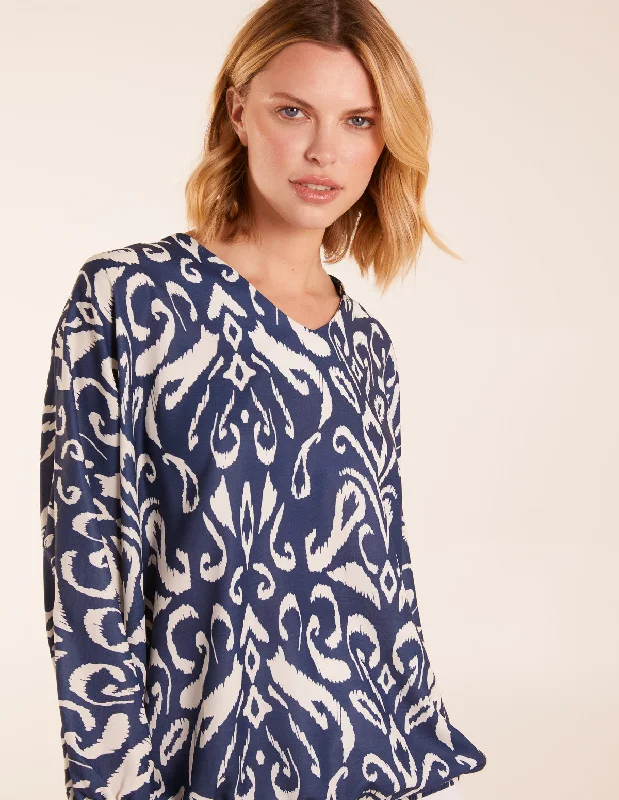 navy-v-neck-printed-batwing-elasticated-hem-top