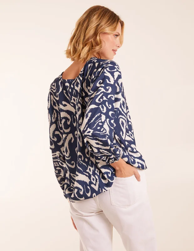 navy-v-neck-printed-batwing-elasticated-hem-top