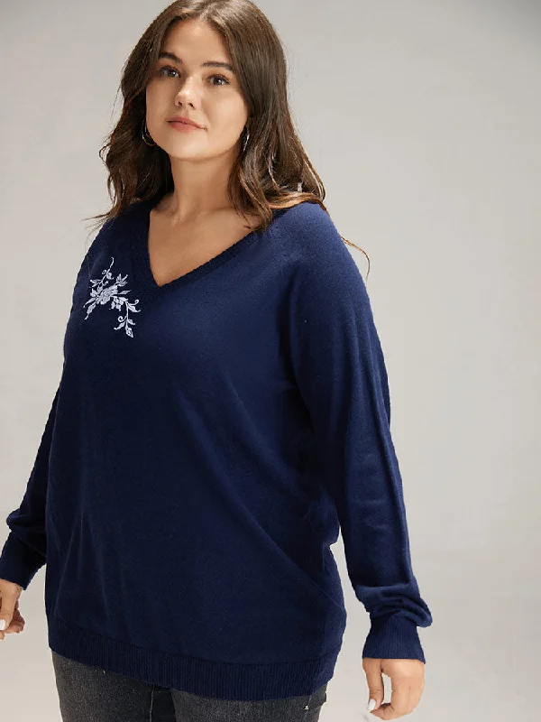 supersoft-essentials-floral-embroidered-pullover