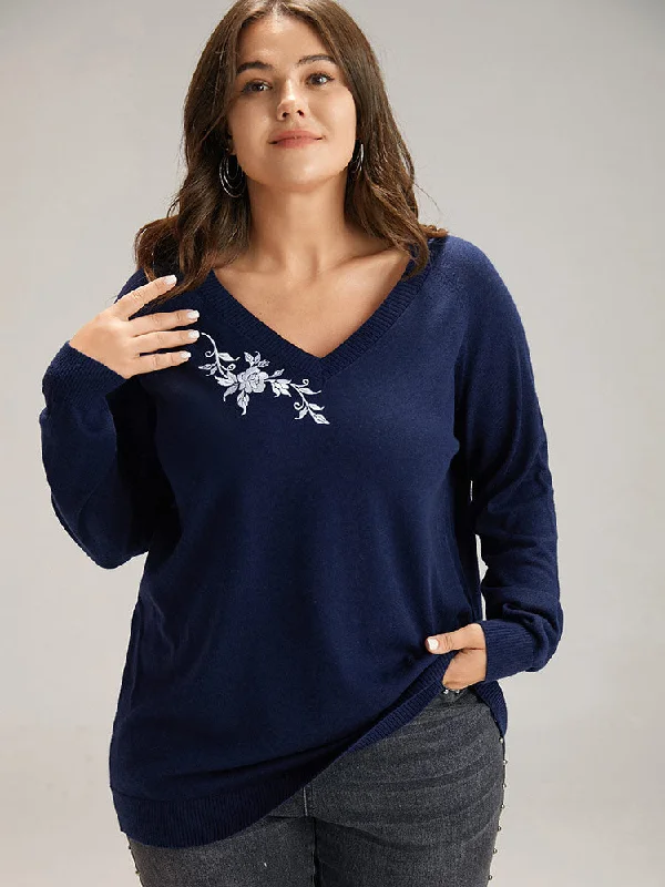 supersoft-essentials-floral-embroidered-pullover