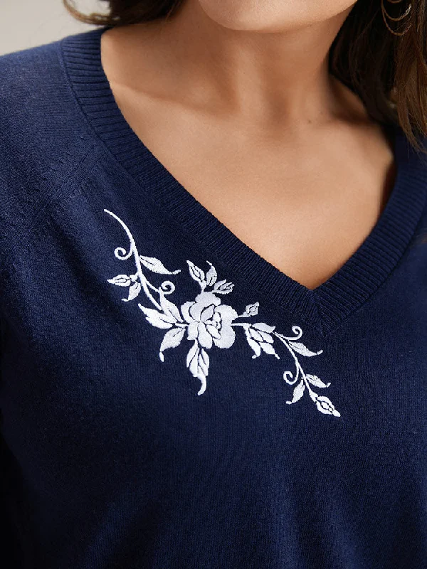 supersoft-essentials-floral-embroidered-pullover