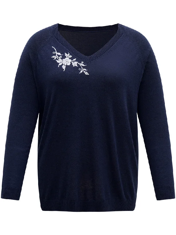 supersoft-essentials-floral-embroidered-pullover